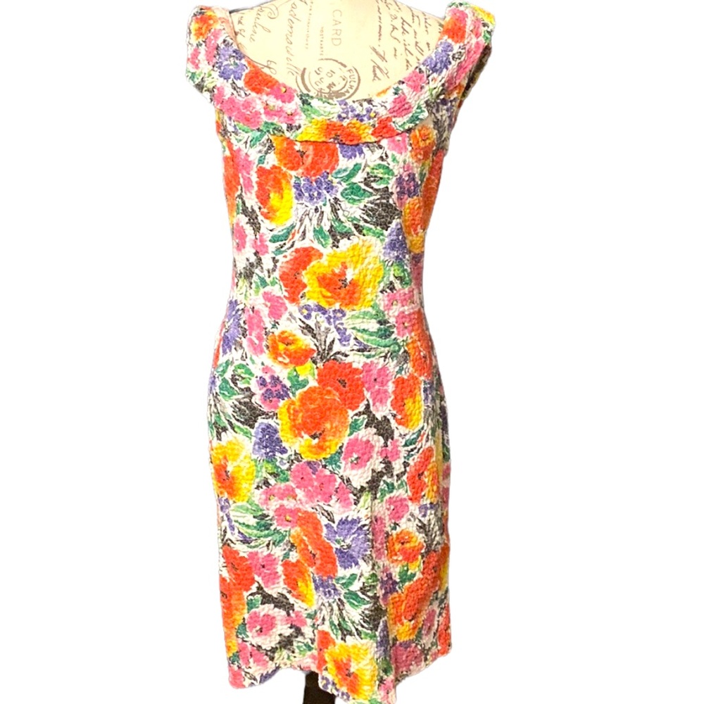 Vintage Flowery wide neck dress from Italy. Used. Very fashionable & unique.